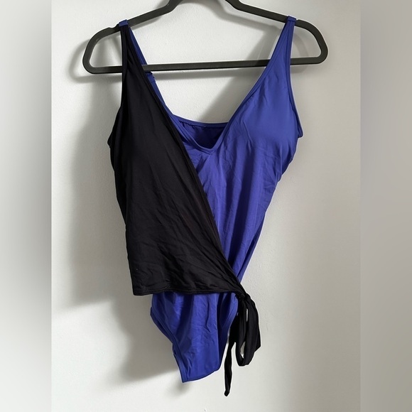 Coco Reef Contours Appeal Shape-wear One Piece Swimsuit 14/38D Cross-Over Tie - Picture 7 of 16